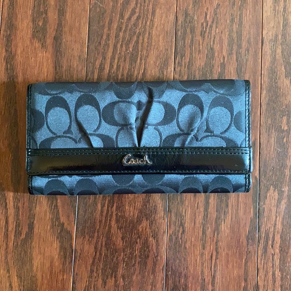 Coach wallet (includes checkbook cover)